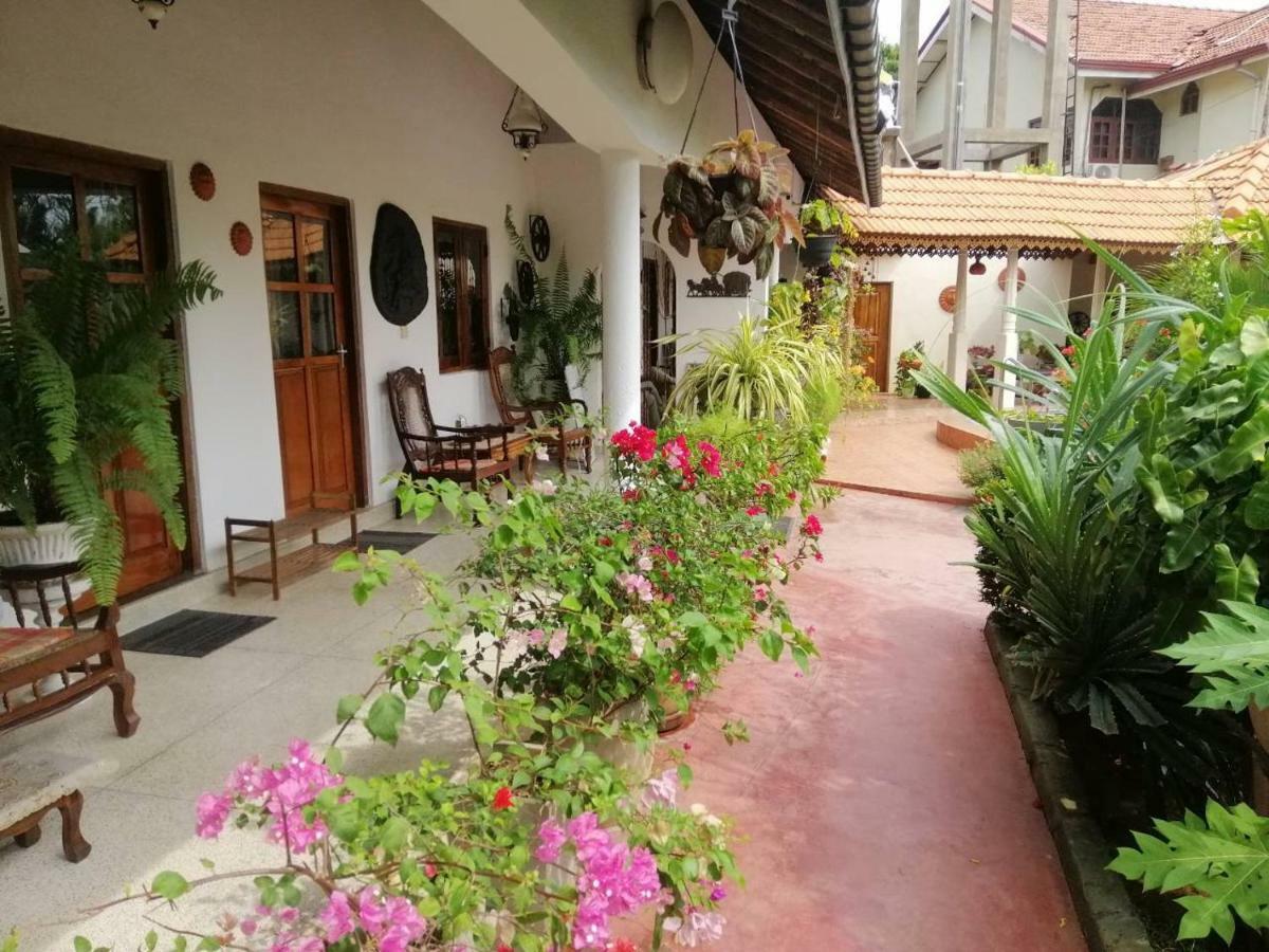 Embiente Guest House Negombo Ngoại thất bức ảnh